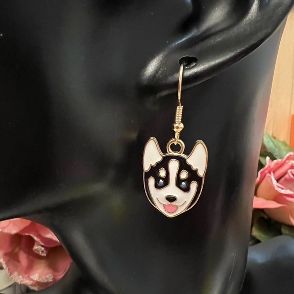 A Pair of Earrings Dog or Cat? - Picture 1 of 3